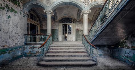 Photographer Finds Abandoned Buildings In Europe And Immortalizes Them