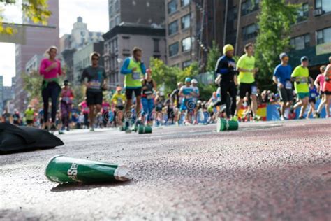 Marathon Runners Along First Avenue In The Nyc Marathon 2016 Editorial Photography Image Of