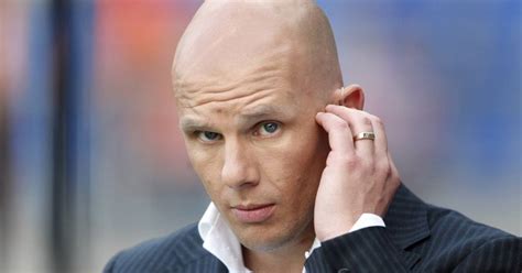 Johannes marinus jan van halst (born 20 april 1969) is a former dutch professional football player and current television show host and sports analyst for fox nl. Directeur Van Halst stapt op bij Verzuimreductie ...
