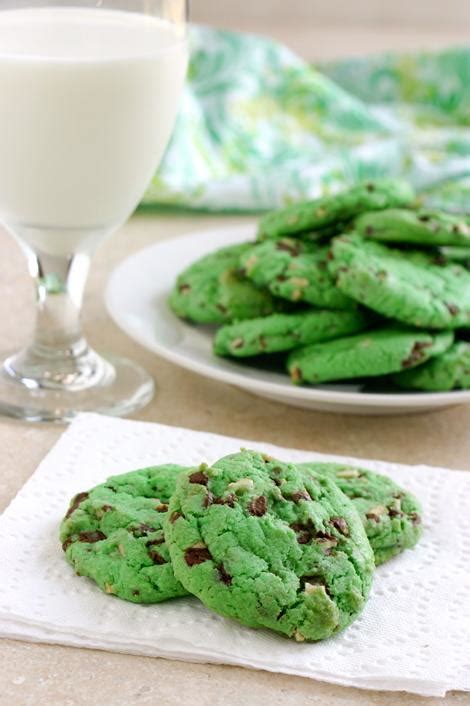 Simple recipes with all the flavor and none of the unhealthy ingredients! Foodista | 5 Green Desserts for St. Patrick's Day