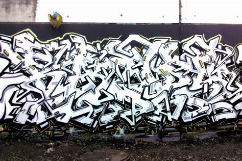 Make your text words into custom graffiti style graphics. Rotulación Bandi complejo wildstyle-Nadib Bandi graffiti Wall