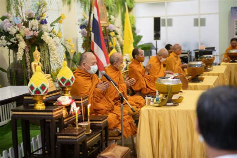 The network hosts a collection of articles, paintings, motion picture of his majesty's activities as a virtual library for thai people. ศูนย์การแพทย์สมเด็จพระเทพรัตน์จัดพิธีทำบุญตักบาตรอาหารแห้ง เนื่องในวันอาสาฬหบูชา และวันเข้าพรรษา ...