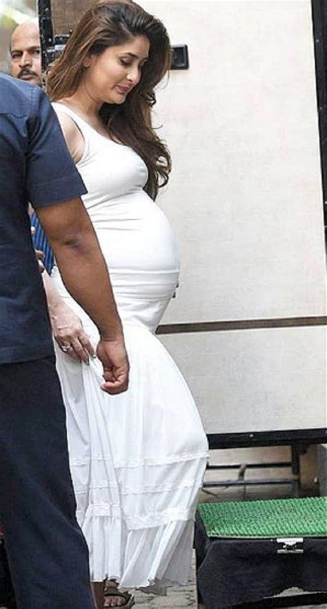 Photo Alert A Heavily Pregnant Kareena Kapoor Glows In White Kareena Kapoor Pregnant