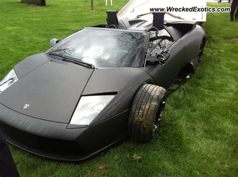 A dolgot a telex szúrta ki, akiknek dzsudzsák ügynökén keresztül jelezte is. 2006 Lamborghini Murcielago Roadster wrecked, Columbus, OH