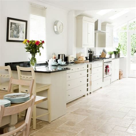 Country kitchens are one of beautiful alternatives for modern kitchen design. White country kitchen | Country kitchen ideas ...