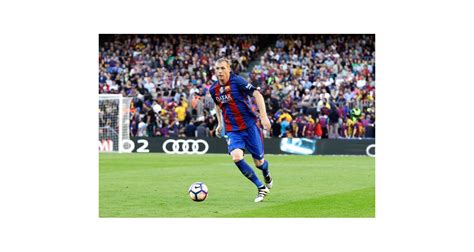 41,334,017 followers · sports club. Barça - PSG (6-1) : Jérémy Mathieu fête la victoire avec ...