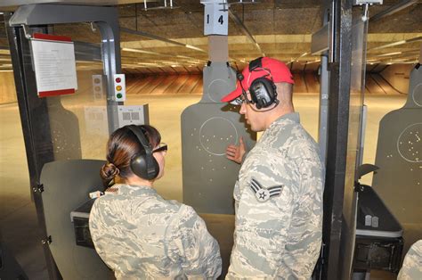 Combat Arms Instructors Provide Critical Training To Deploying
