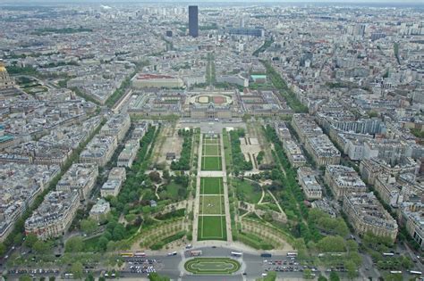 Ein bild ist eine tolle möglichkeit ihre wohnung zu verschönern. Paris von oben Foto & Bild | europe, france, paris Bilder ...