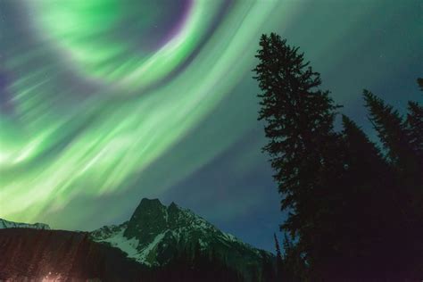 Best Time And Place To See The Northern Lights In Canada