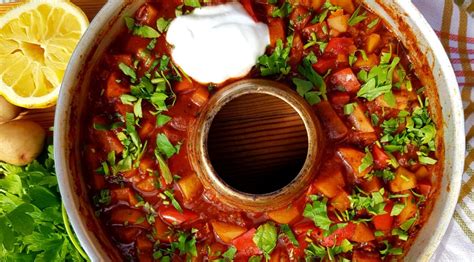 Deftiges Süßkartoffel Gulasch aus dem Omnia Backofen One Pot Rezept