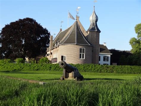 Die stadt coevorden hat möglicherweise indirekt der stadt vancouver ihren namen gegeben , die nach dem britischen entdecker george vancouver aus. Castle Coevorden - Best Photos and Videos of Kasteel Coevorden.