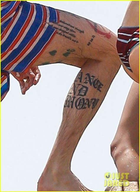 ryan reynolds shows off leg tattoos while shirtless photos photo 3698925 bikini blake