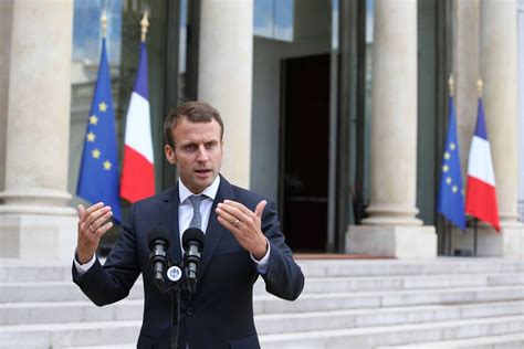 Moi Président De La République Figure De Style - Emmanuel Macron se voit déjà président : les 10 photos q... - Closer
