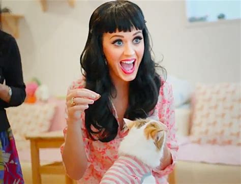 Katy Perry Aka Kitty Purry 😋 Katy Perry Katy Celebrities With Cats