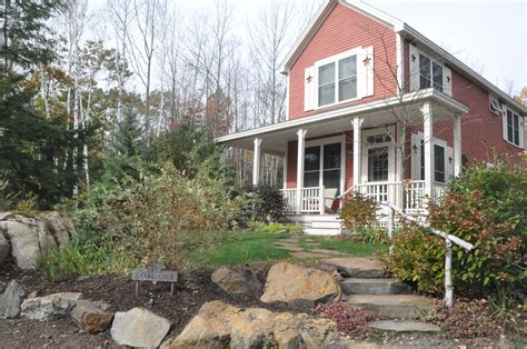 The cottages at cabot cove *now open for the 2021 season* captivatingly cozy and quintessentially coastal, this magical enclave of 16 petite cottages is a departure from traditional inns, bed and breakfasts, and hotels in kennebunkport, maine. Hidden Pond, Kennebunkport, Maine - Hotel Review ...