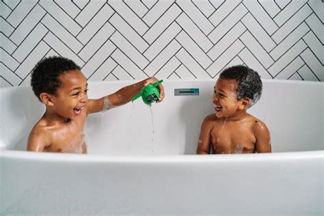 When Should Siblings Stop Taking Baths Together