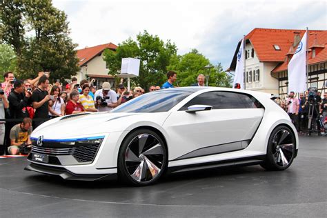 Volkswagen Golf Gte Sport Concept Autosca
