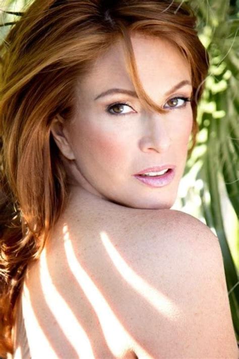 Angie Everhart Photo 4 Goldposter
