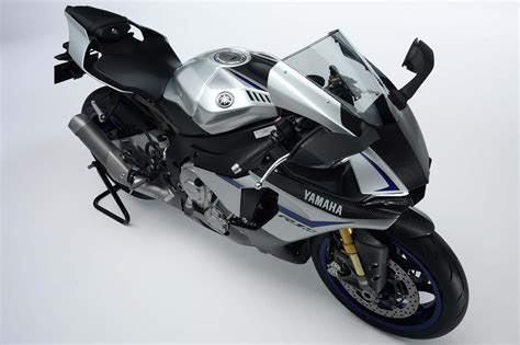 2015 ducati 1299 panigale first ride review. 2015 Yamaha YZF-R1M - An Exclusive Track Weapon - Asphalt ...