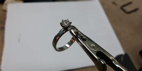 The top compartment will hold a usb key with a video. This Man Secretly Hand-Made A Unique Engagement Ring While His Girlfriend Was Studying | HuffPost UK