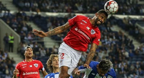O santa clara realça que o jogador formado no fc porto foi um foi um dos grandes destaques da série a do campeonato de portugal na temporada transata e que agora irá procurar a afirmação no principal escalão do futebol nacional. Taça de Portugal. FC Porto tenta chegar aos "quartos" onde ...