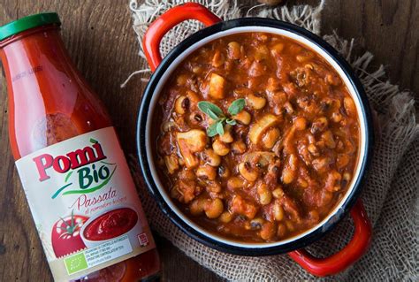 Insalata di fagioli dall'occhio e calamaretti zuppa di fagioli con speck croccante. Zuppa di fagioli dall'occhio con speck e porcini | Zuppa ...