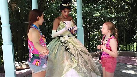 Disney princess lunch totes on sale, i remember picking out my lunch bag each year and being so excited for a new one. Princess and the frog's Princess Tiana in Walt Disney ...