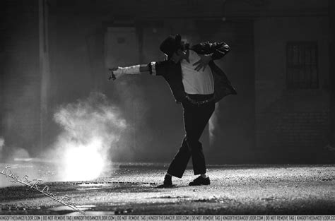 How many pictures of michael jackson are there? Sonido y Pensamiento: Michael Jackson - Black Or White ...
