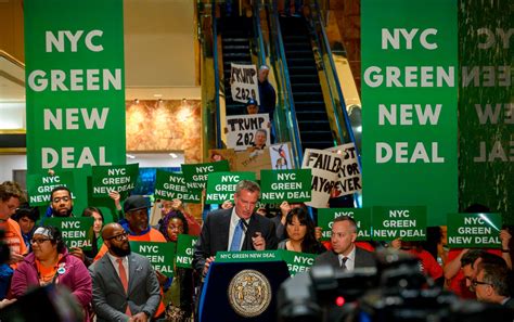 Protesters Crash New York City Mayor De Blasio S Green New Deal Event At Trump Tower The