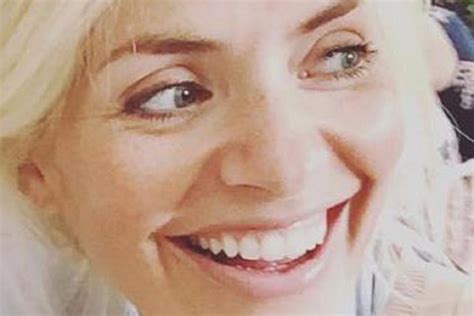 Holly Willoughby Shares Fresh Faced Selfie Showing Off Her Natural Beauty And Freckles The