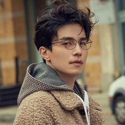 I think when he raised his eyebrow is kinda cute! Lee Dong-wook - Bio, Age, Net Worth, Height, Single ...