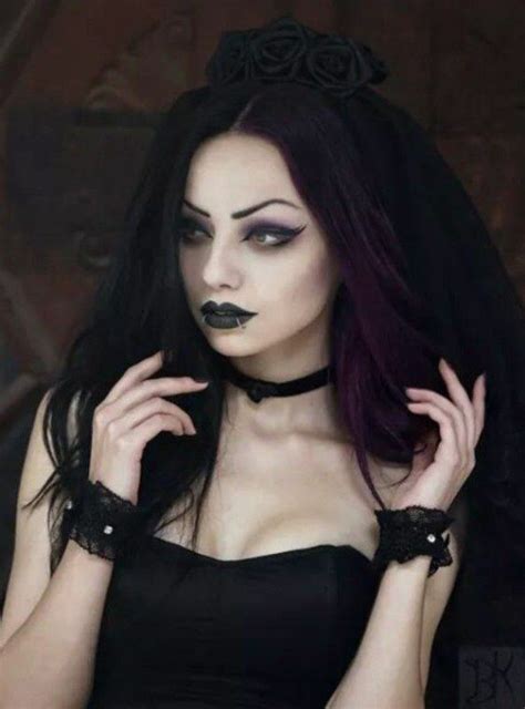 Gothic Fashion For All Those Men And Women Who Like Wearing Gothic Style Fashion Clothes And