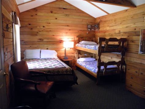 Grand lake o' the cherokees is located in the ozark mountains in northeastern corner of oklahoma near the kansas, missouri, and arkansas borders. Bedford Cabins on Grand Lake O'the Cherokees - Grand Lake ...