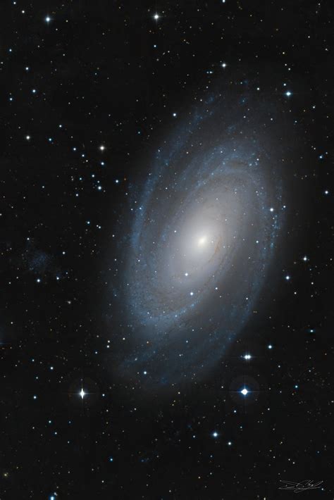 M81 Or Bode Galaxy Image Of M81 Taken With The 25m Isaac Flickr