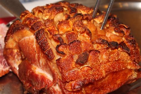 Terminando de cocinar el relleno de carne para los calabacines. Cómo asar un jamón en el horno de casa