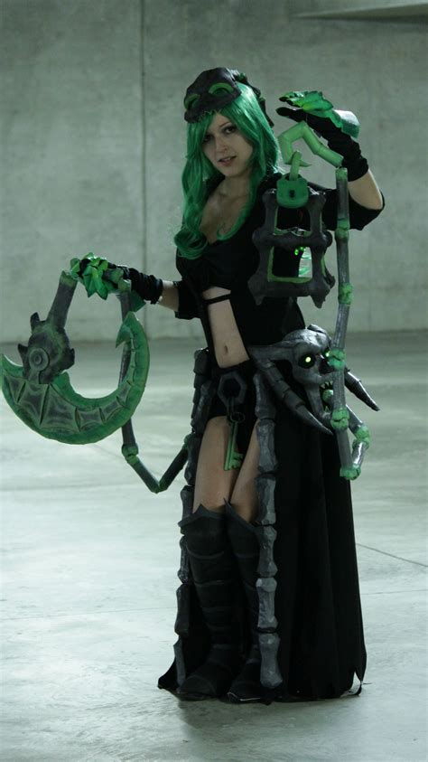Female Thresh From League Of Legends Group Costumes Cosplay Costumes