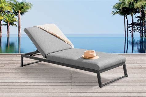 Einen liegestuhl für garten oder balkon zu finden, kann bei dem umfangreichen angebot äußerst herausfordernd sein. Outdoor Liege - Moderne Liegestühle - Loungemöbel für ...