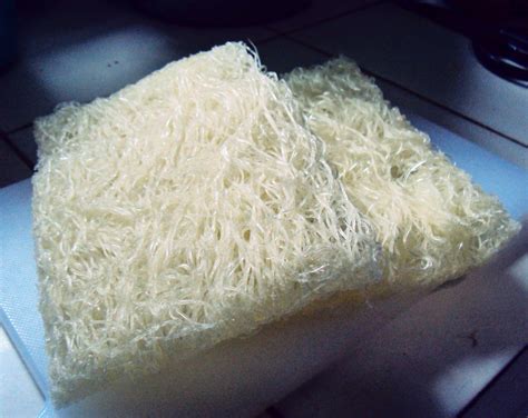 Lumpia kini sudah menjadi jajanan yang biasa dijual di pinggir jalan. dea diario: Cooking Time