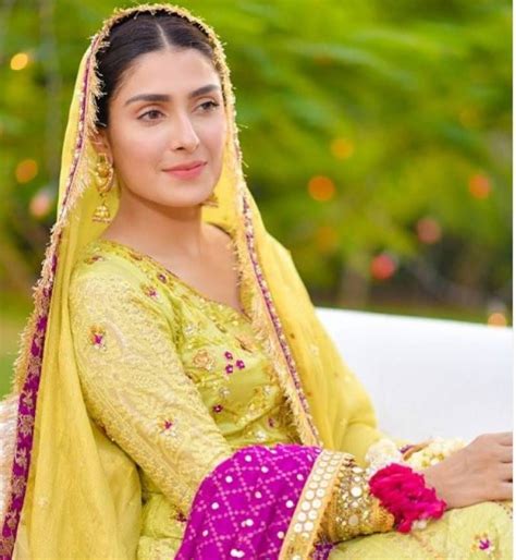 Ayeza Khan Mehndi Pictures Beautiful Ayeza Khan Wedding Beautiful