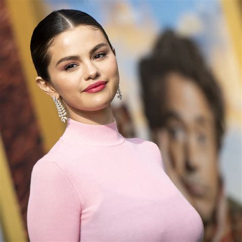 Selena Gomez Découvrez Son Envoûtant Ep En Espagnol Revelación