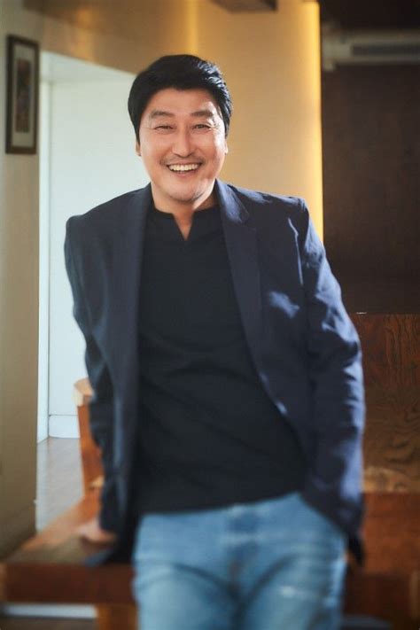 Yonhap news agency (in korean). 송강호, 봉준호 신작 '기생충' 출연…네 번째 호흡 | SBS 뉴스