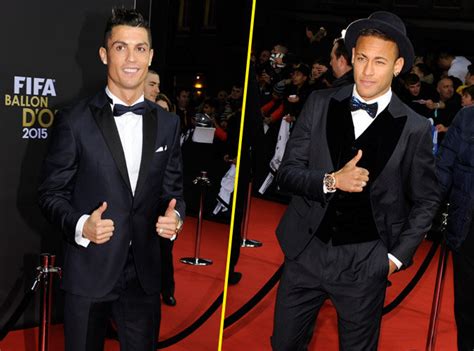 Psg'nin yıldız futbolcusu neymar futbol hayatının yanı sıra farklı giyim tarzıyla da gündemden düşmüyor. Cristiano Ronaldo, Neymar : qui a le meilleur style ...
