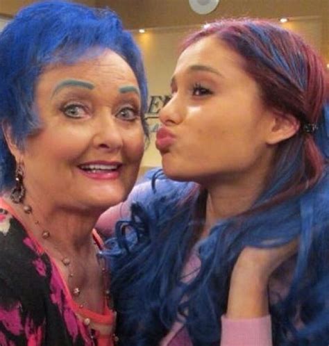 Sam And Cat Ariana Grande And Her Grandma In Sam And Cat Love This