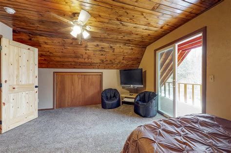 Cabins, homes, lakefront estates, romantic gateways and more. Forest Lake Cabin - Donnelly, ID | Lake cabins, Forest ...