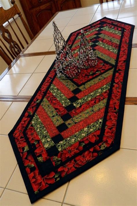 17 Diy Quilted Table Runner Ideas For All Year Round Christmas Table