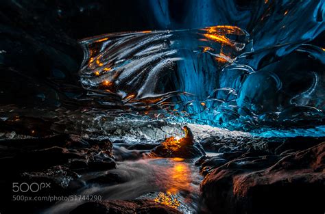 Ice Cave In Vatnajokull Southeast Iceland 2048x1356