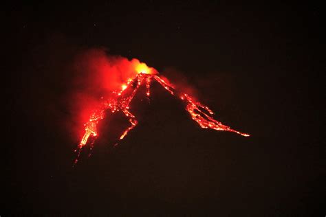 L'etna torna a dare spettacolo con una nuova eruzione. Informarsi - Pagina 11 di 1405 - greenMe