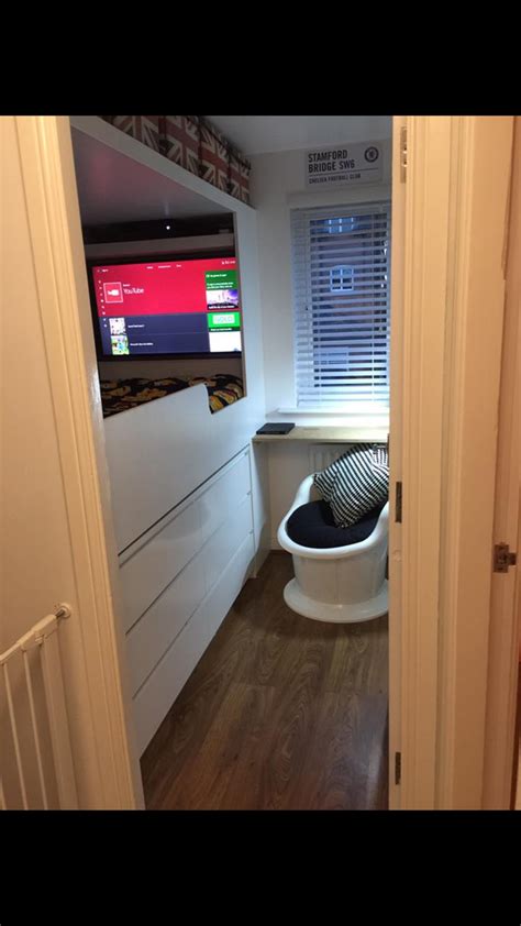For those of you who have no idea what i am talking about then i will in many houses the stairs bulkhead appears on the floor of the bedroom above the stair case. Pin by Vanessa Bonds on Jacks room | Box room bedroom ...