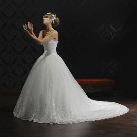 Top marken günstige preise große auswahl Hochzeitskleider sissi stil