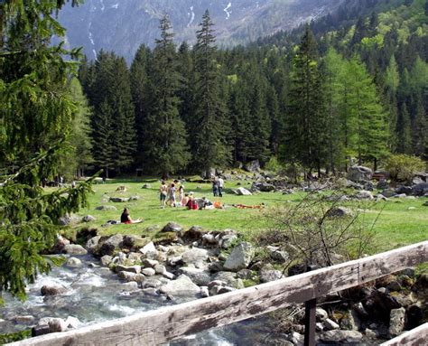 La Foresta Dei Bagni Itinerari Per Tutti In Val Masino